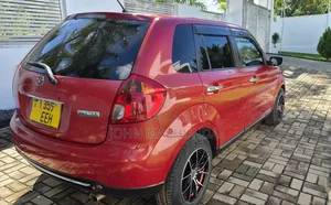 Mazda Verisa 2010 Red