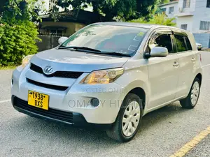 Toyota IST 2009 Silver