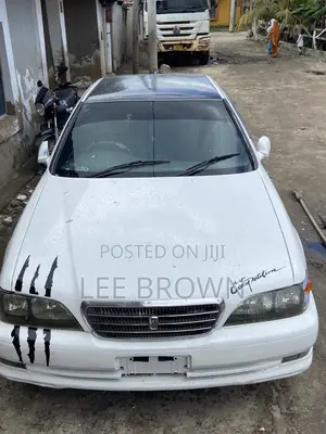 Toyota Cresta 2000 White