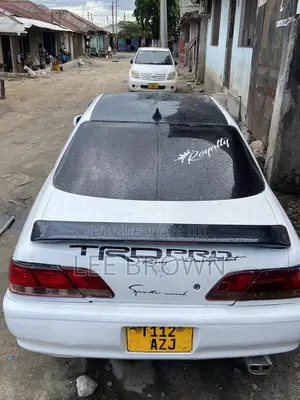 Toyota Cresta 2000 White