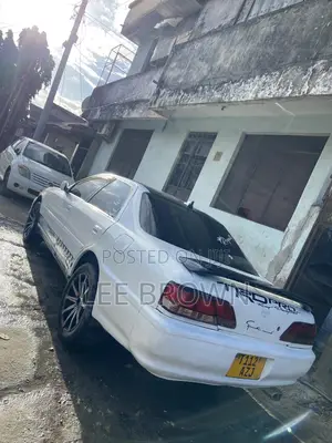 Toyota Cresta 2000 White