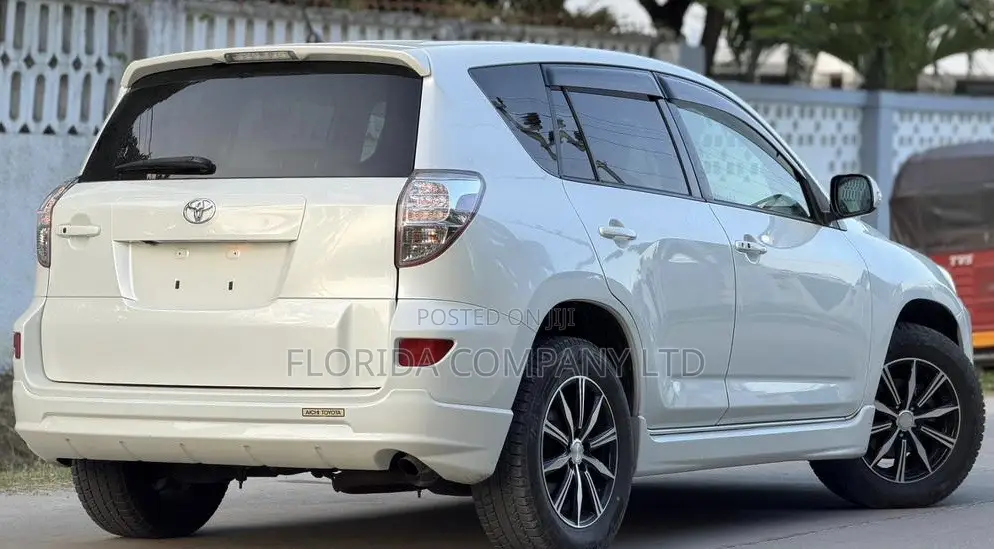 Toyota RAV4 2008 White