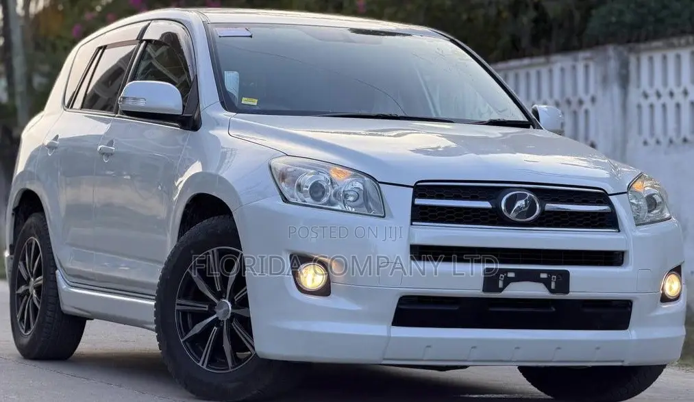 Toyota RAV4 2008 White