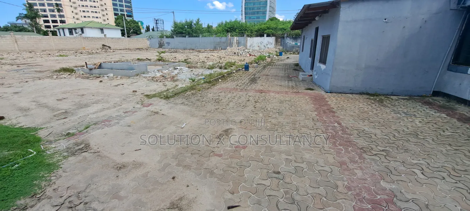 Yard for Rent at Regent