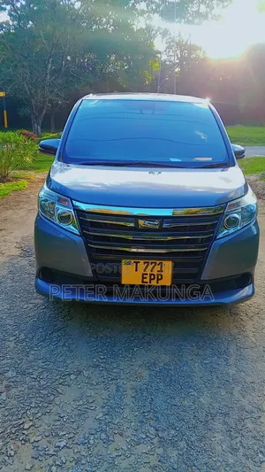 Toyota Noah 2.0 FWD (8 Seater) 2016 Gray