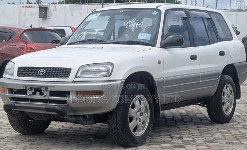 Toyota RAV4 2004 White