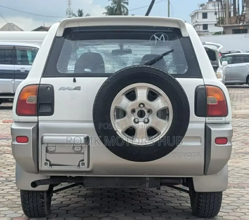Toyota RAV4 2005 White