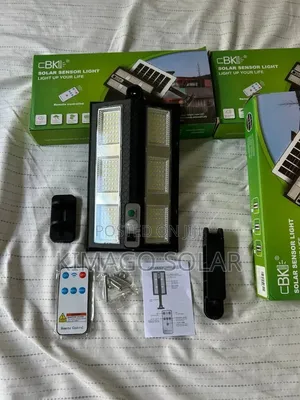 Taa Ya Solar Inayojiongeza Mwanga Mtu Akipita