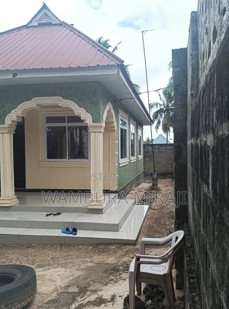 4bdrm Apartment in Nyumba, Temeke for sale