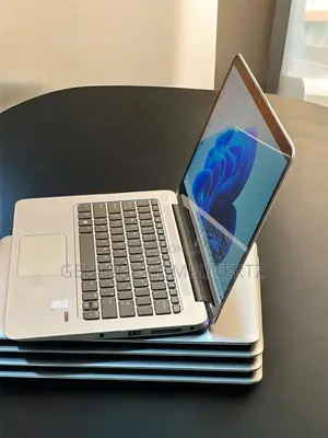 Laptop HP EliteBook 1030 G1 16GB Intel Core i5 SSD 256GB
