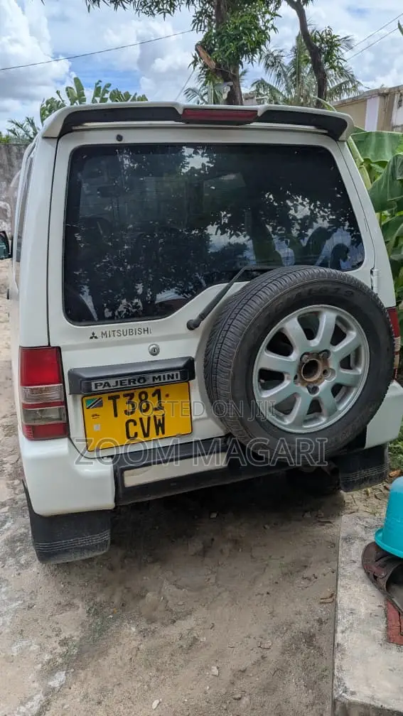 Mitsubishi Pajero Junior 1998 White