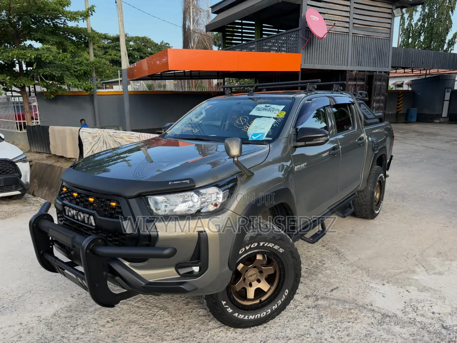 Toyota Hilux 2022 Gray