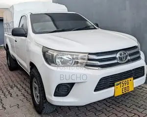 Toyota Hilux 2010 White