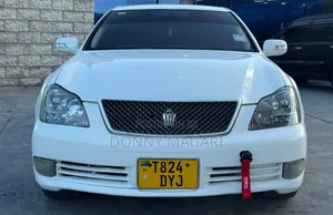 Toyota Crown 2006 White
