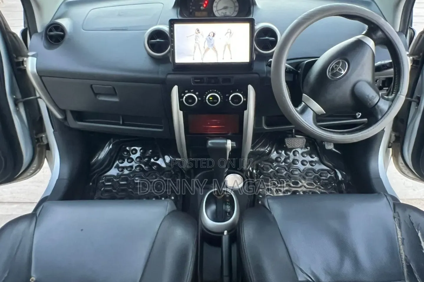 Toyota IST 2004 Silver