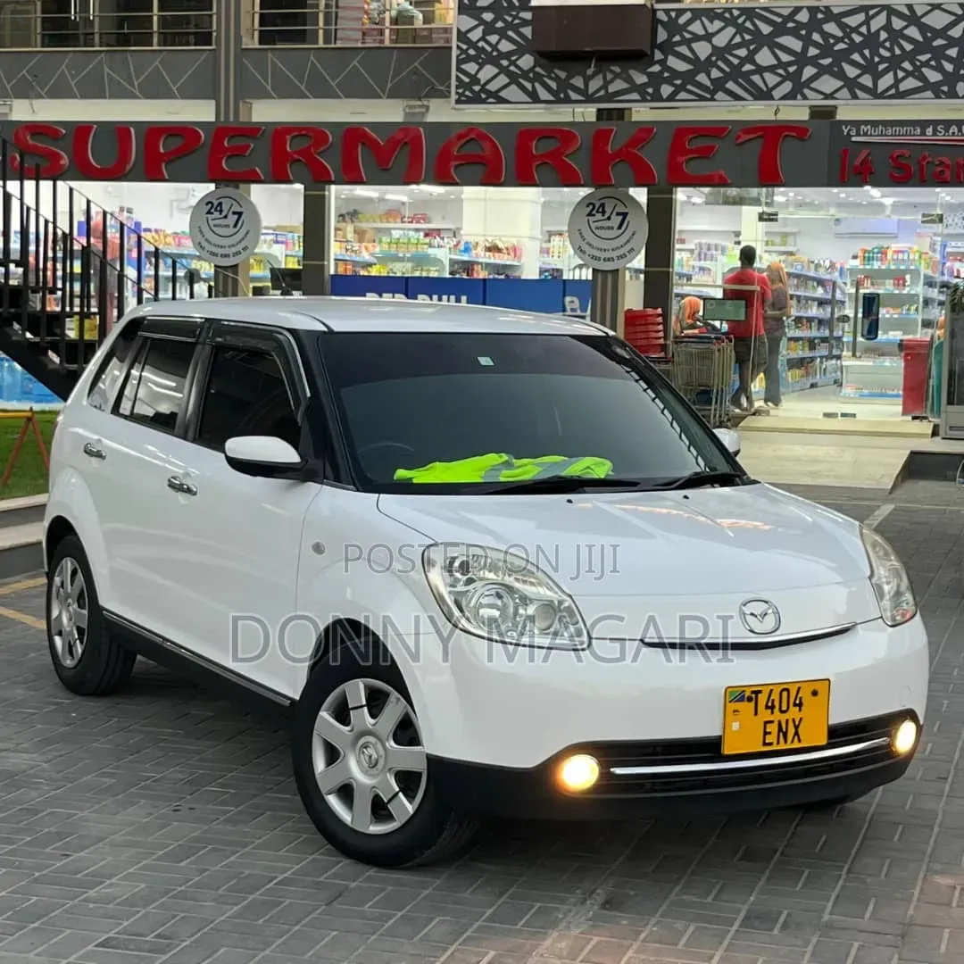 Mazda Verisa 2011 White
