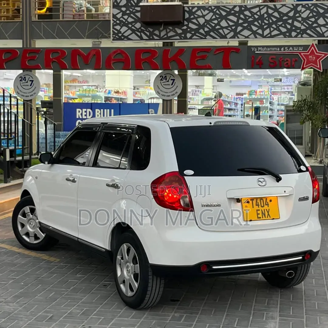 Mazda Verisa 2011 White