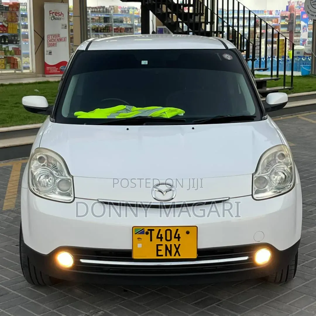 Mazda Verisa 2011 White