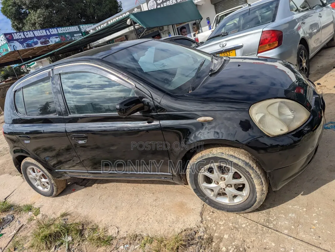 Toyota Vitz 2003 Black