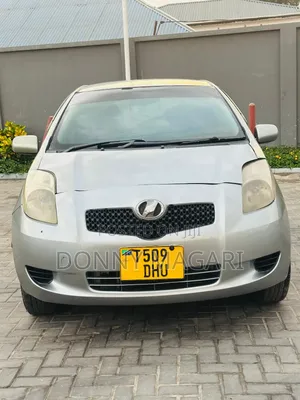Toyota Vitz 2005 Silver