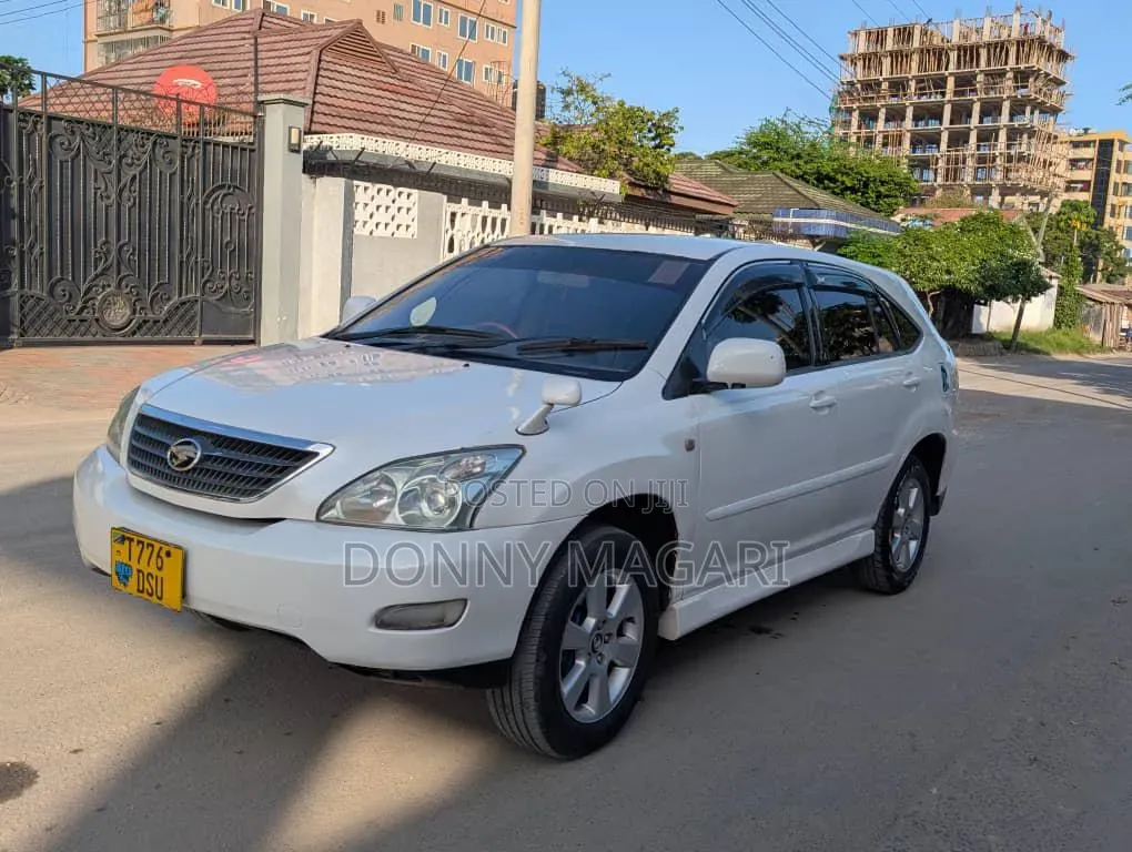 Toyota Harrier 2005 White