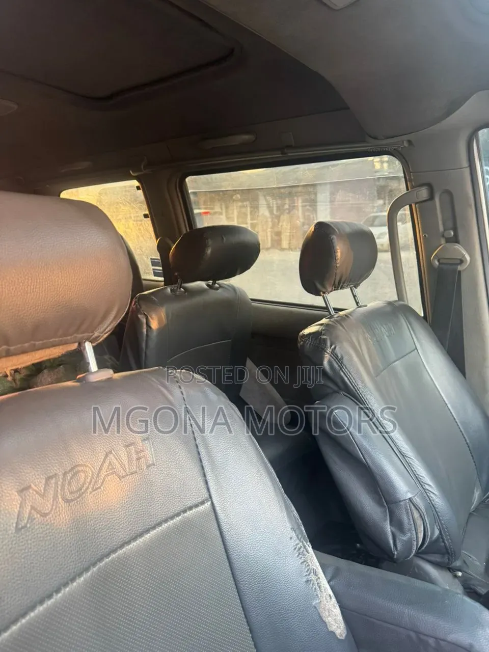 Toyota Noah 2.0 FWD (8 Seater) 2005 White
