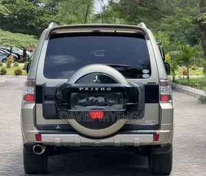 Mitsubishi Pajero 2009 Gray