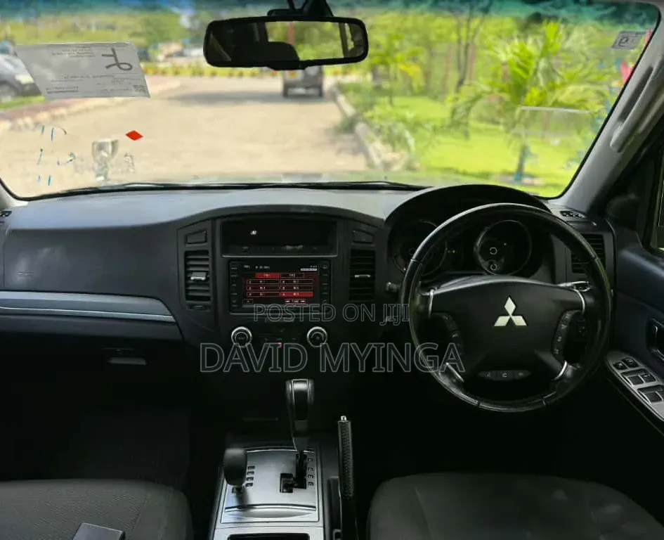 Mitsubishi Pajero 2009 Gray