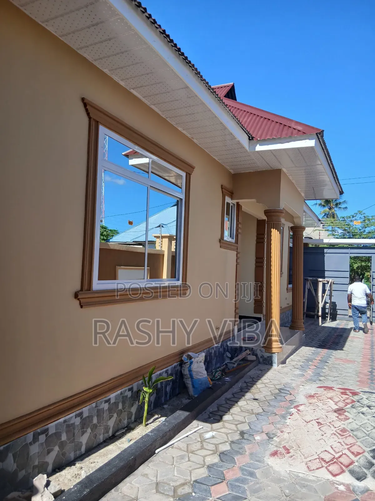Nyumba Inauzwa,Ipo Chamanz Km 1 Kutoka Barabara Ya Rami,Bei Ni M 100