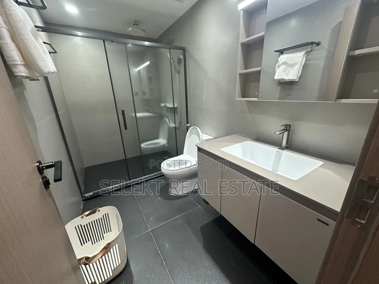 Furnished 2bdrm Duplex in Oyster Bay for rent