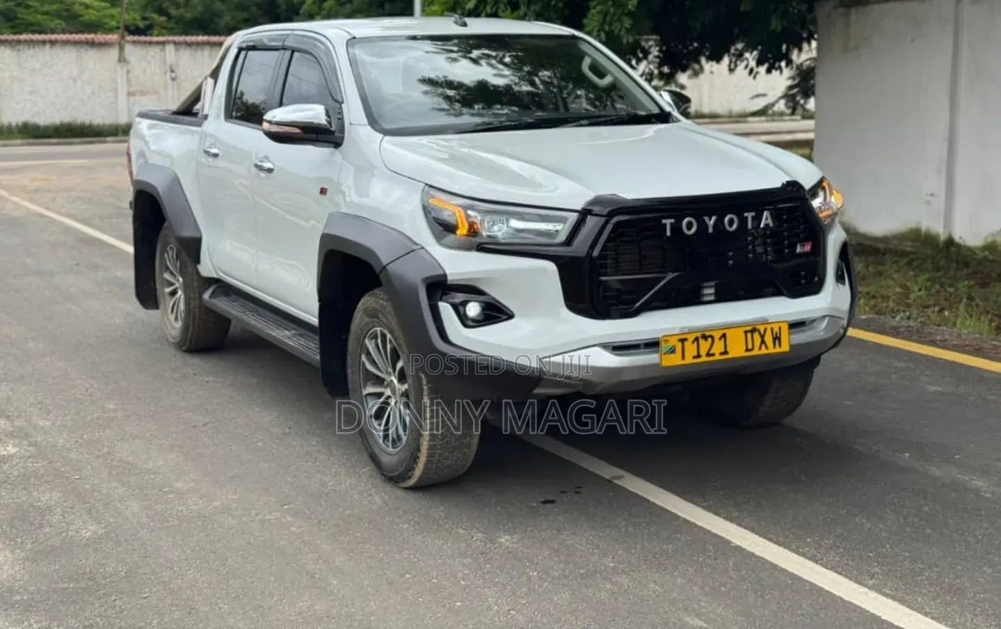 Toyota Hilux 2020 White