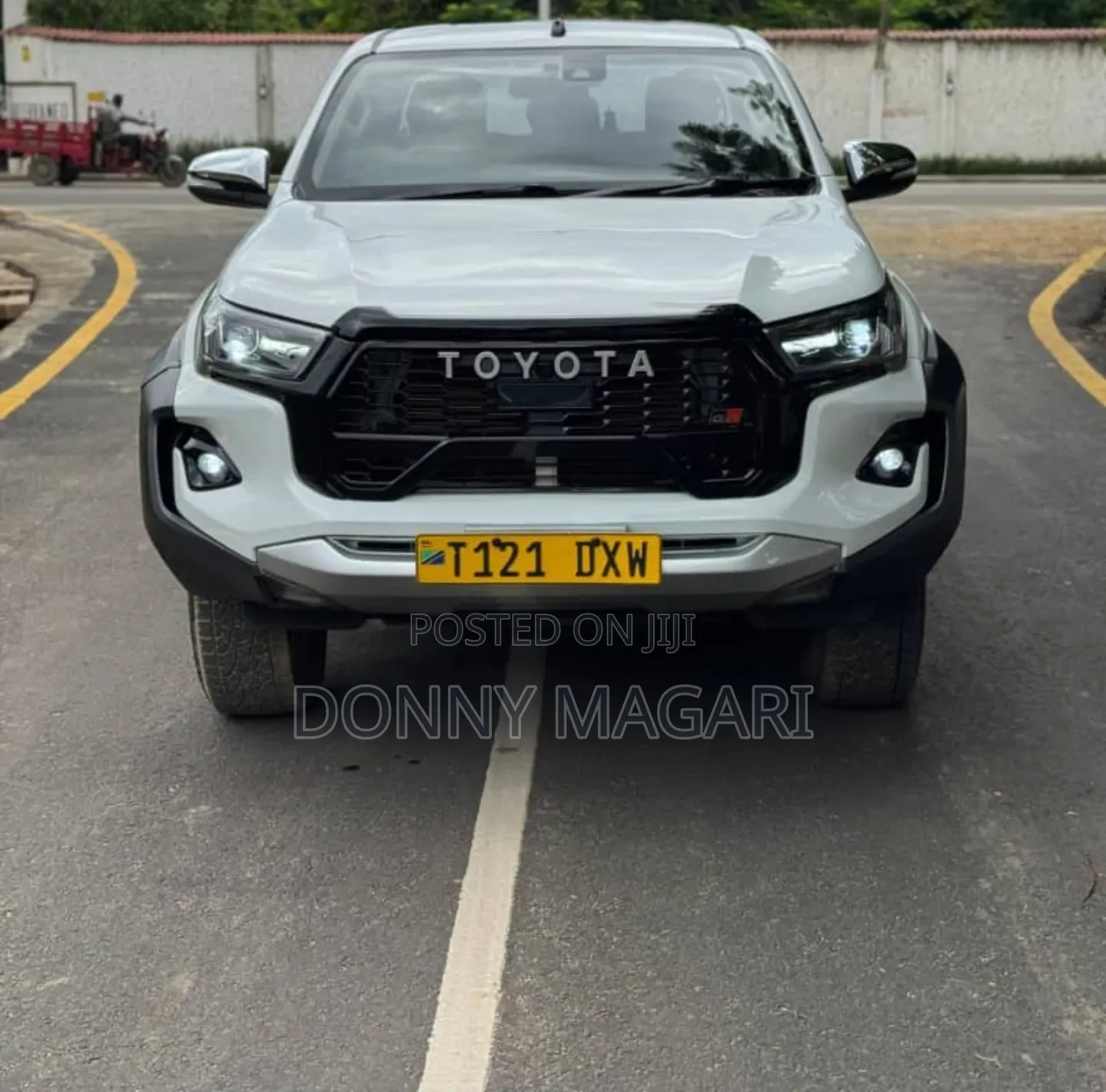 Toyota Hilux 2020 White