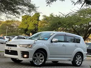 Mitsubishi Outlander 2011 White