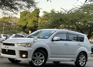 Mitsubishi Outlander 2011 White
