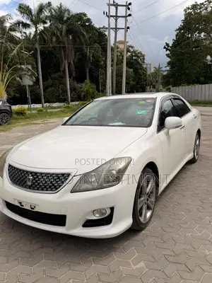 Toyota Crown 2009 White
