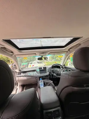 Toyota Crown 2009 White