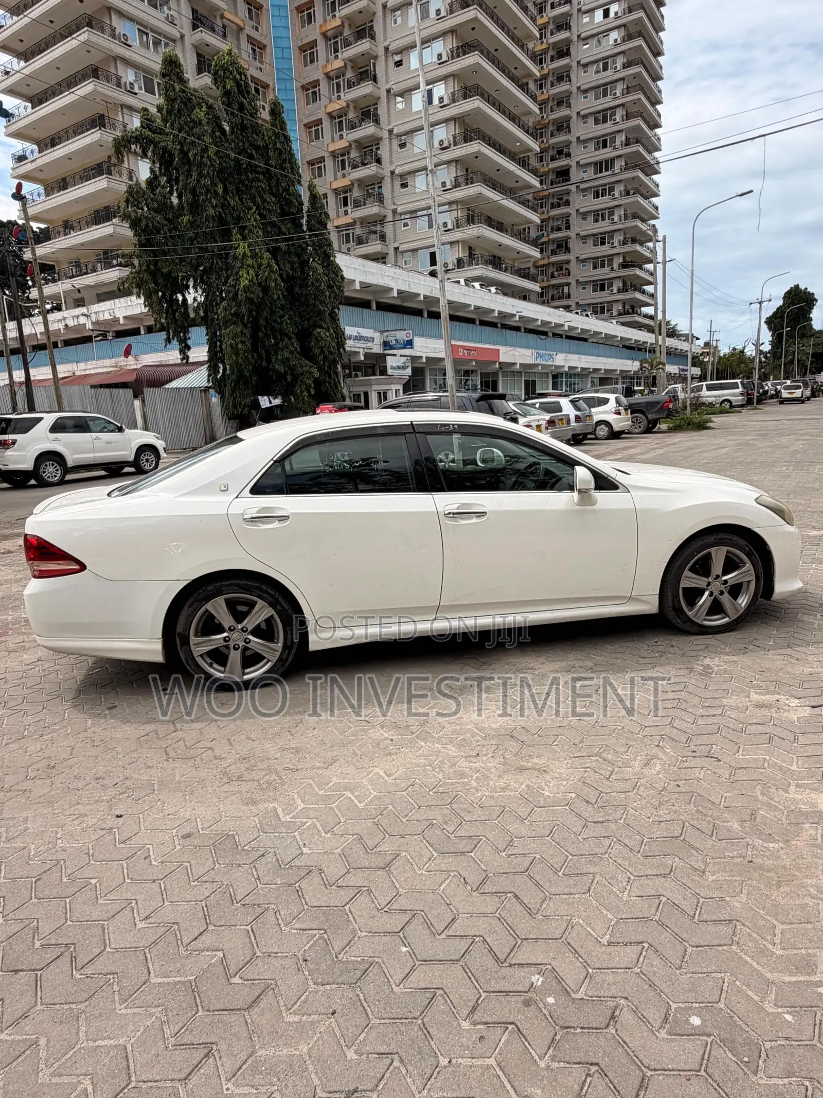 Toyota Crown 2009 White