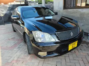 Toyota Crown 2004 Black