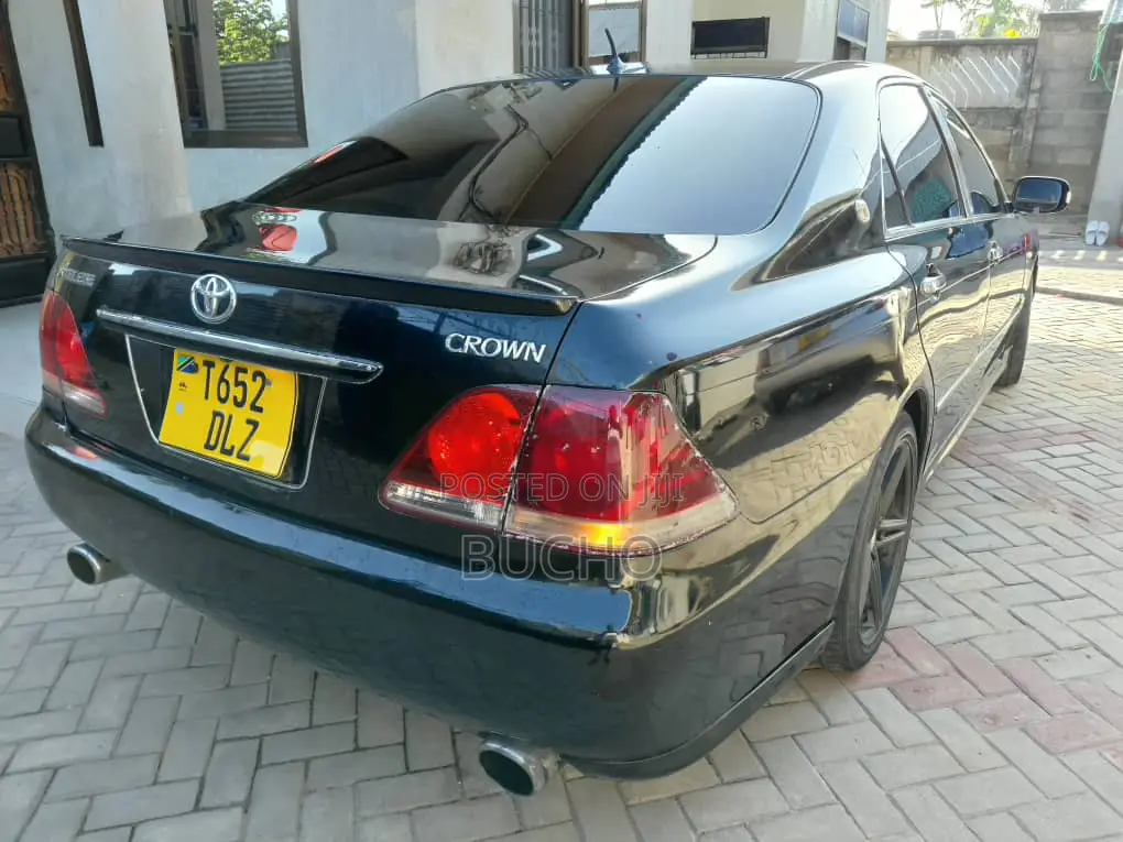 Toyota Crown 2004 Black