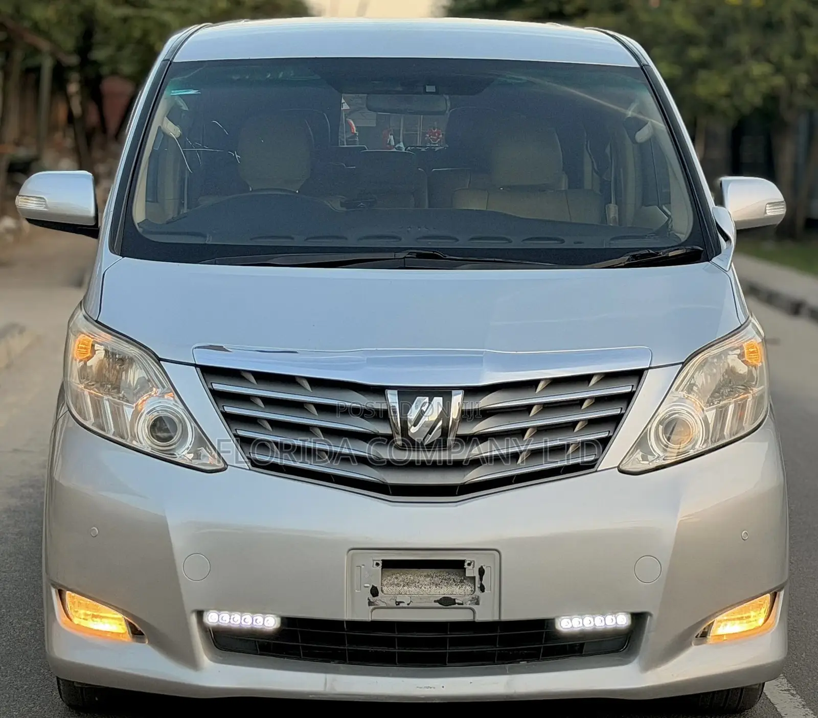 Toyota Alphard 2009 Silver