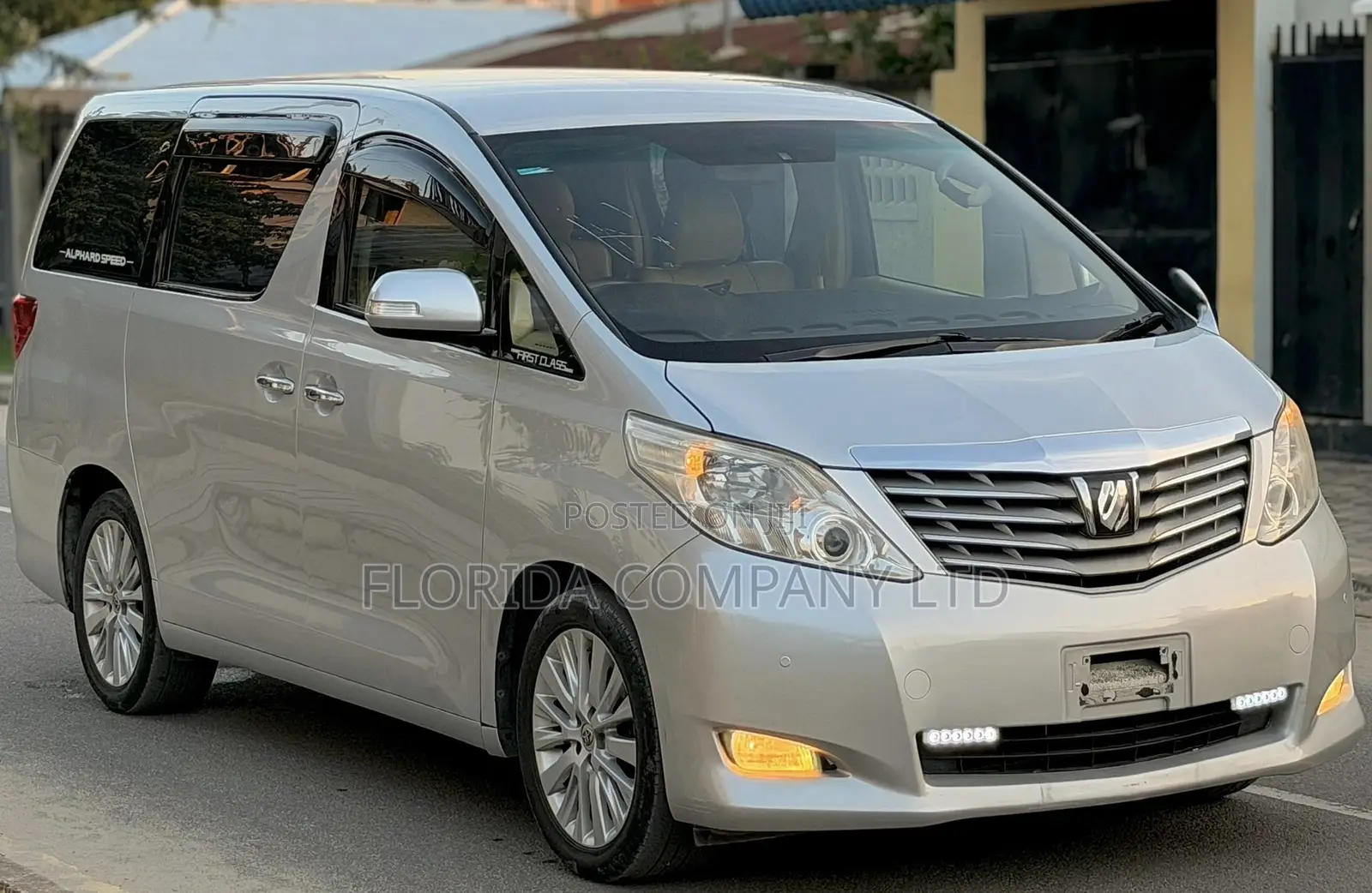 Toyota Alphard 2009 Silver
