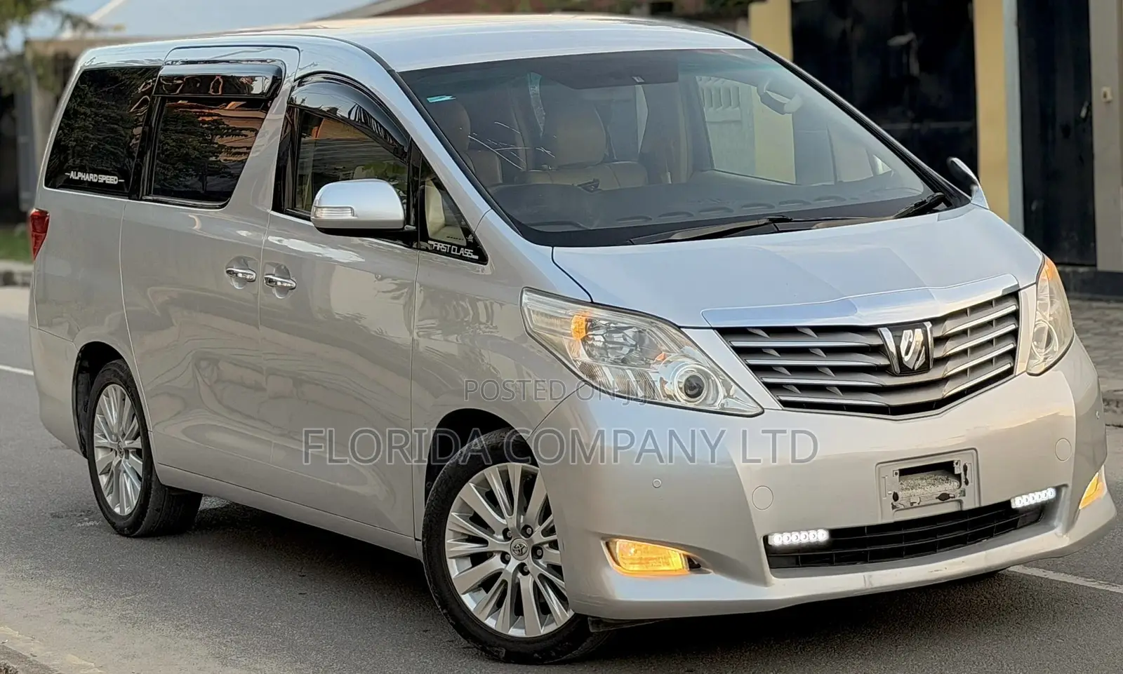Toyota Alphard 2009 Silver