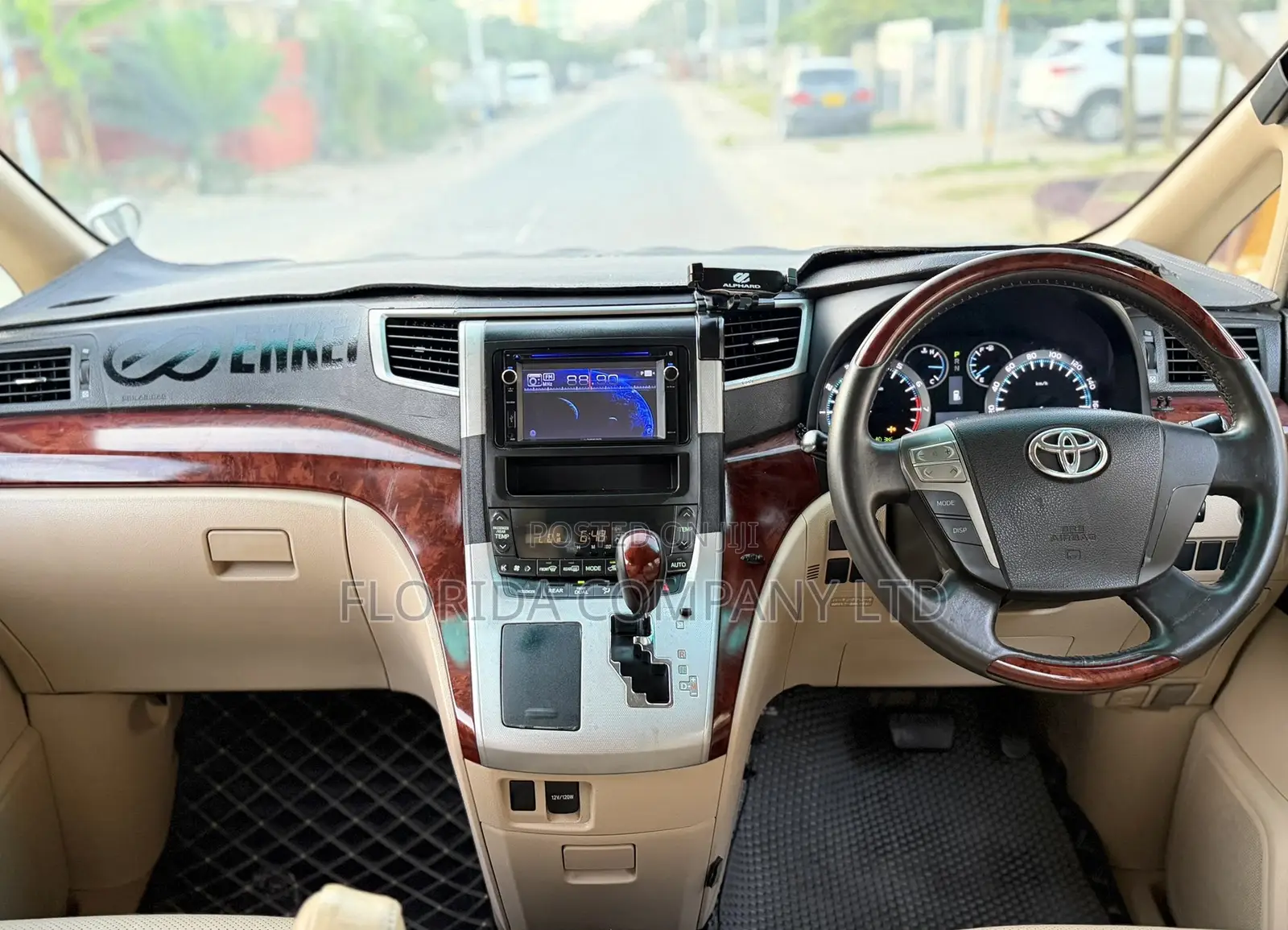Toyota Alphard 2009 Silver