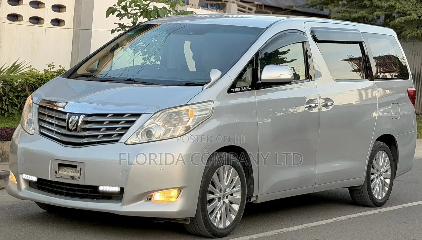 Toyota Alphard 2009 Silver