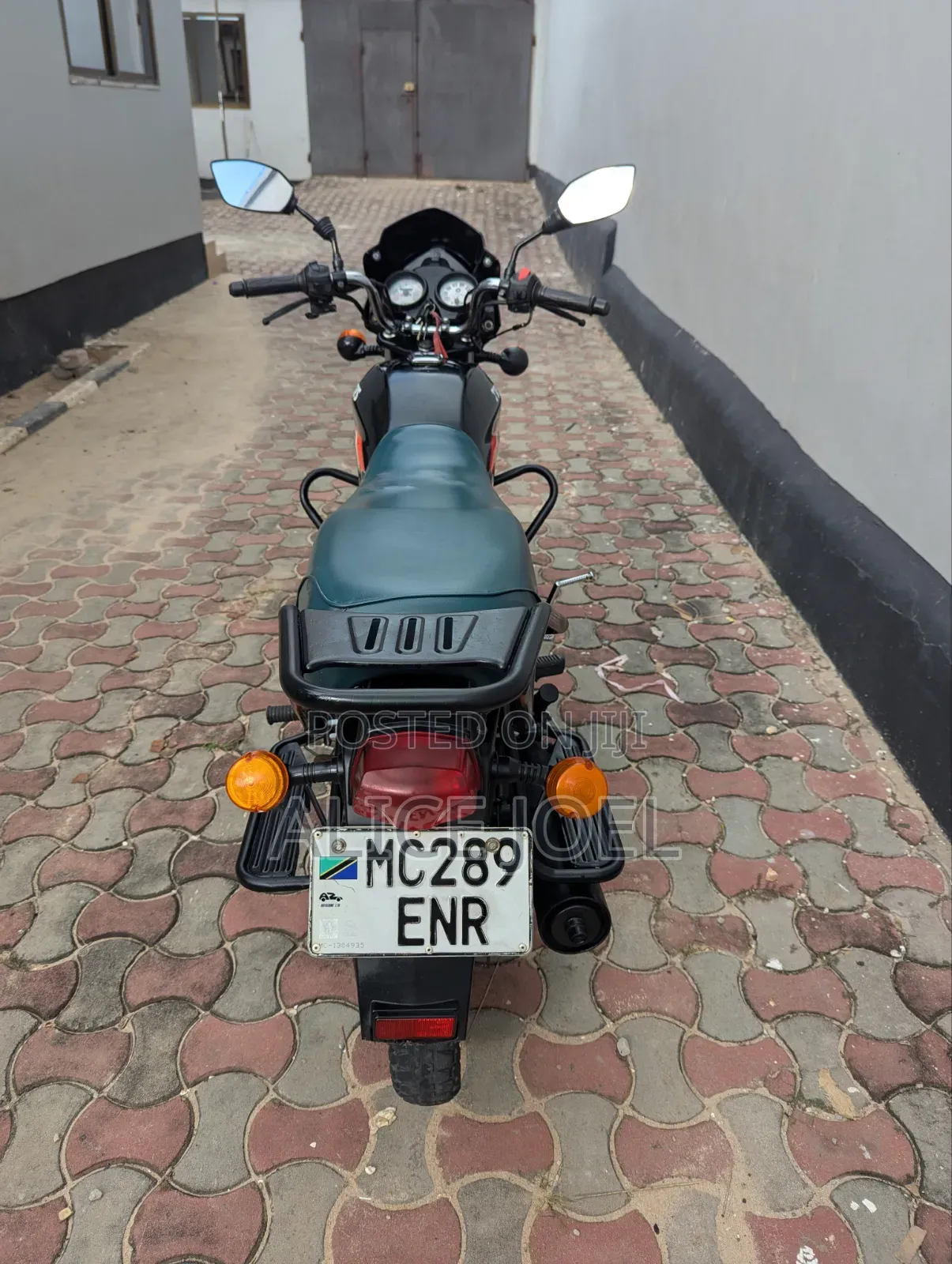 TVS HLX 125 2025 Black
