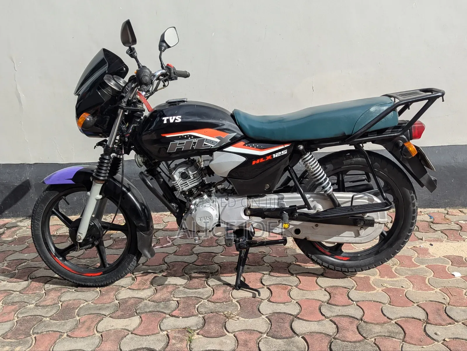 TVS HLX 125 2025 Black