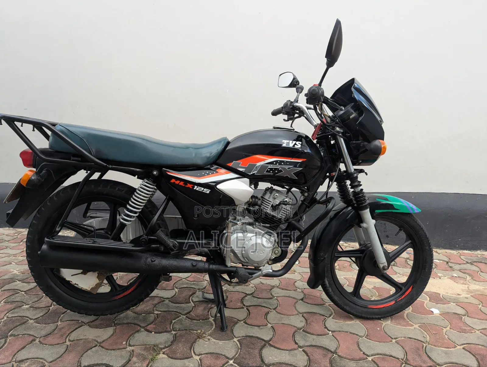 TVS HLX 125 2025 Black