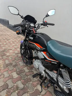 TVS HLX 125 2025 Black