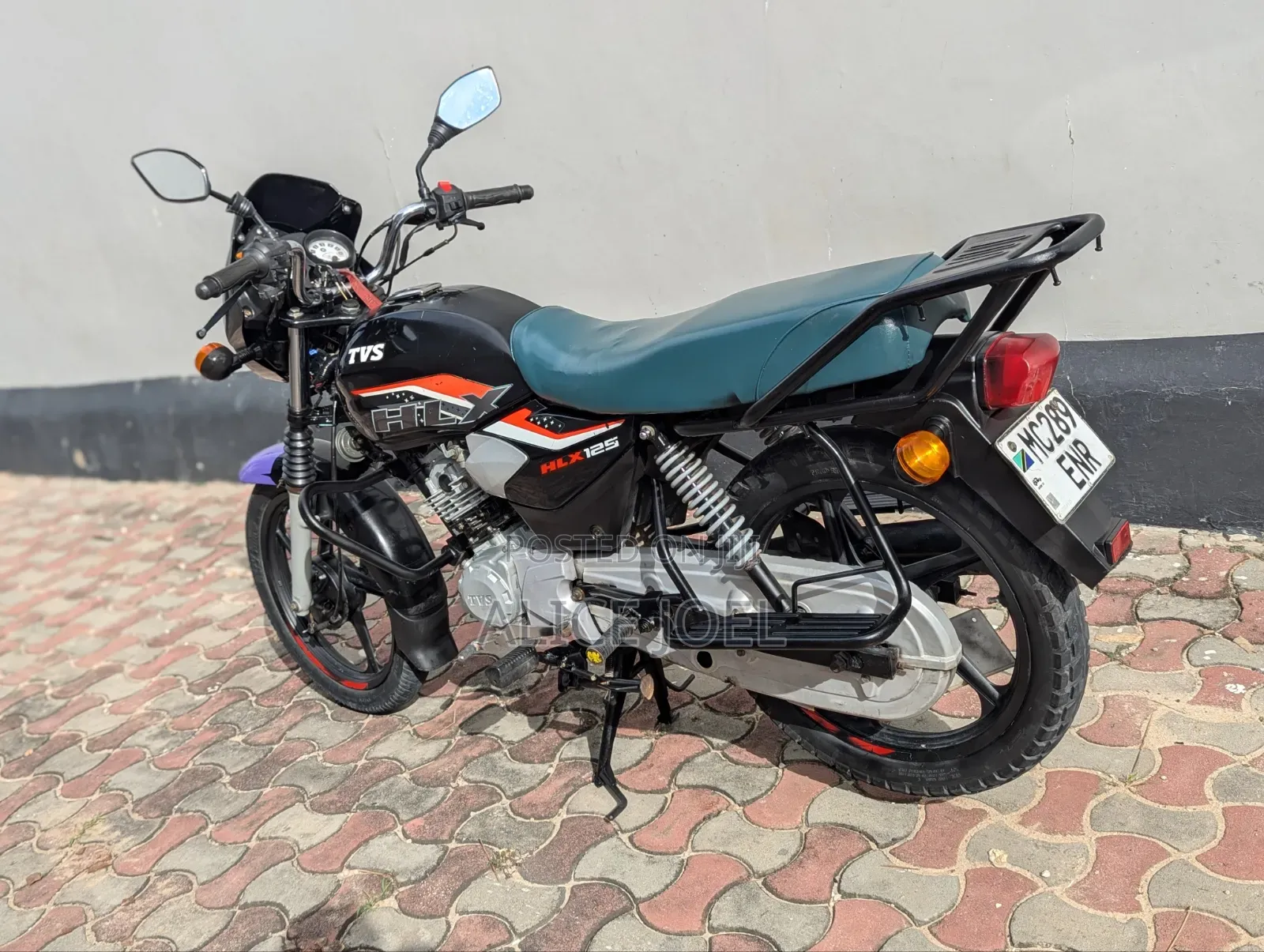 TVS HLX 125 2025 Black