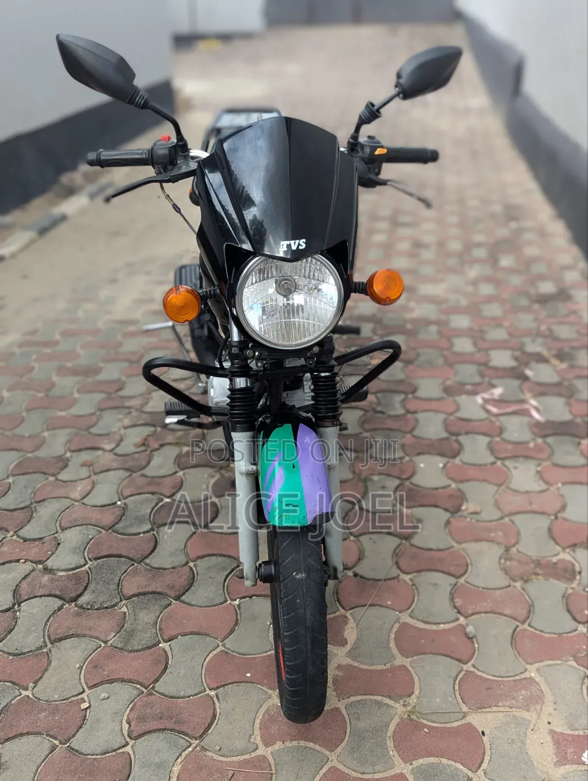 TVS HLX 125 2025 Black